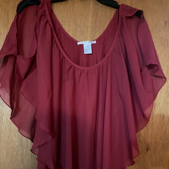 K Jordan Tops - Burgundy Shortsleeved Open Shoulder Blouse